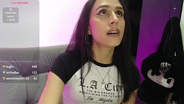Snapshot of Isabella_Hillss chatting on 06.15.26 Isabella Hillss online show from 06.15.26