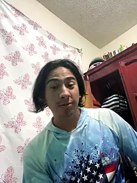 Snapshot of algila08 chatting on 11.15.25 algila08 online show from 11.15.25