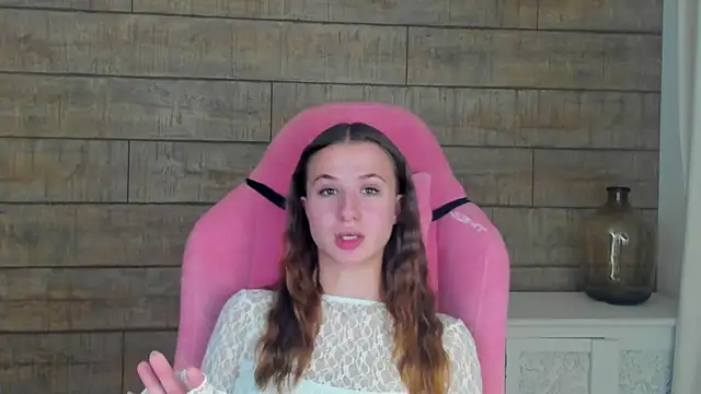 Snapshot of KristinaBellini chatting on 11.29.25 KristinaBellini online show from 11.29.25