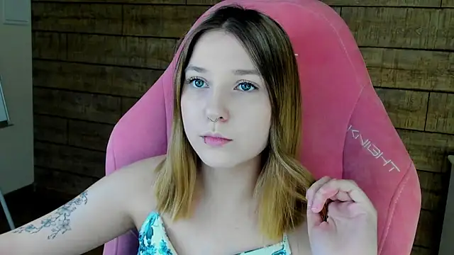 TinnaBurton online show from 03.08.26