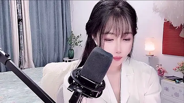 Laura 520 online show from 06.20.26