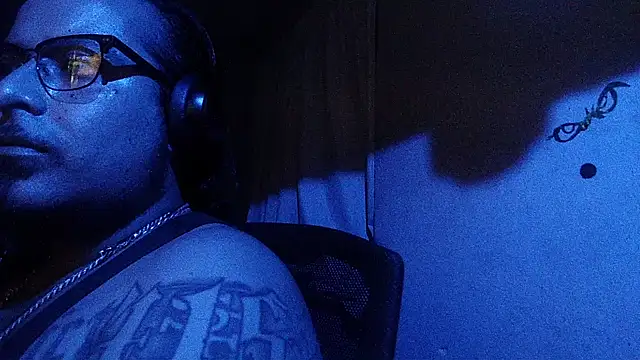 licknitright666 online show from 11.14.25