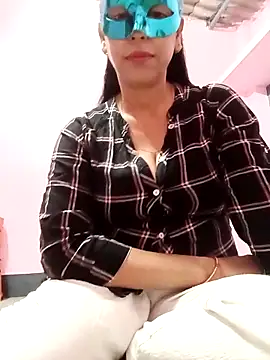 Snapshot of Nisha__19 chatting on 11.30.25 Nisha 19 online show from 11.30.25