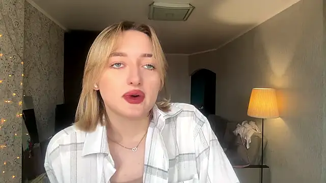 Emily lyy online show from 11.20.25