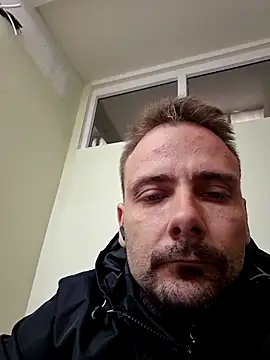 Snapshot of Gregorywhitelegs chatting on 04.22.26 Gregorywhitelegs online show from 04.22.26
