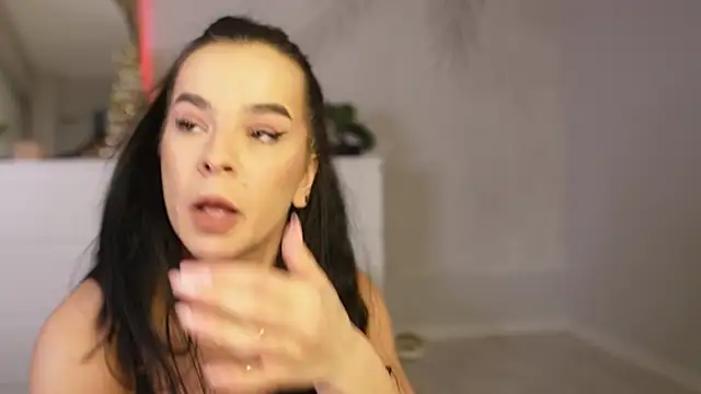 Miss Denisse online show from 12.13.25