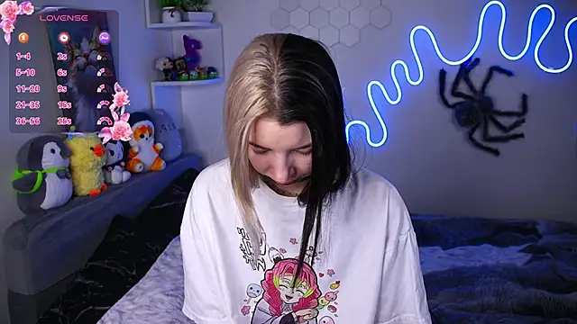 Emmie shy online show from 04.14.26