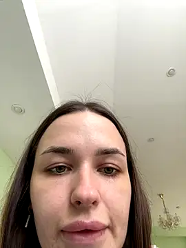 Snapshot of EmmyyMoore chatting on 11.17.25 EmmyyMoore online show from 11.17.25