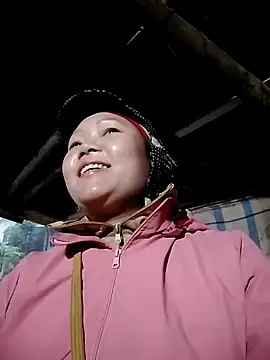 Snapshot of hoami-hot chatting on 11.15.25 hoami-hot online show from 11.15.25