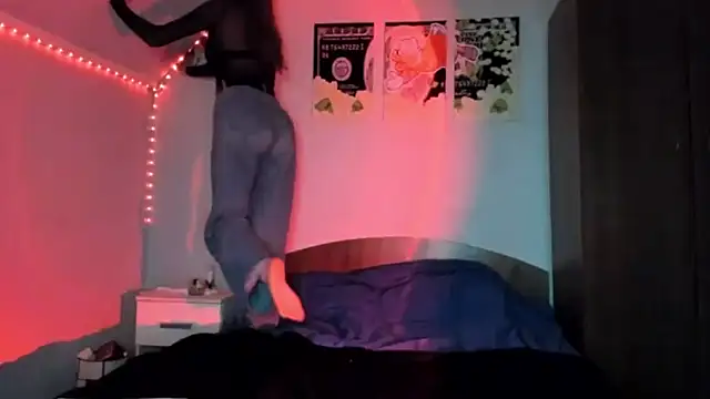 tinyglow online show from 03.05.26