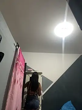 Snapshot of lizmy chatting on 11.29.25 lizmy online show from 11.29.25