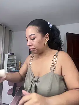 IvannaClaire online show from 12.20.25