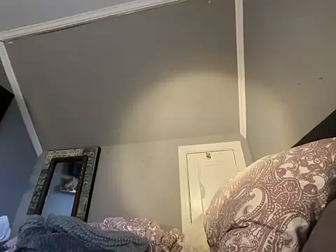 Snapshot of Lockig chatting on 11.22.25 Lockig online show from 11.22.25