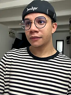 Snapshot of MarcoKostov chatting on 11.16.25 MarcoKostov online show from 11.16.25