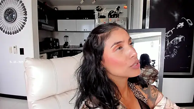 Snapshot of sofiasexhot chatting on 03.11.25 sofiasexhot online show from 03.11.25