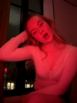 Snapshot of Josefinswe chatting on 11.14.25 Josefinswe online show from 11.14.25