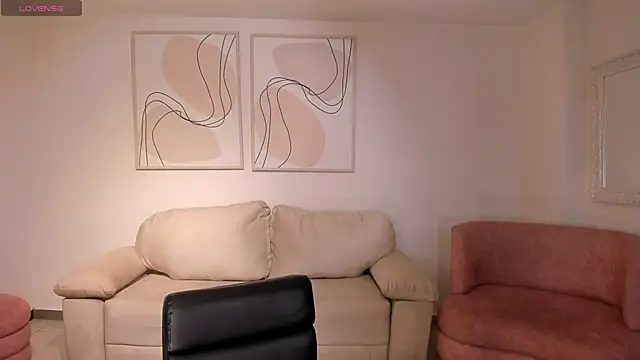 HaileyRoss  online show from 02.18.26