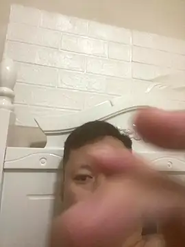 Snapshot of geenn- chatting on 11.16.25 geenn- online show from 11.16.25