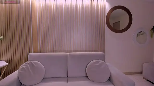 ZaraKafruni online show from 12.21.25