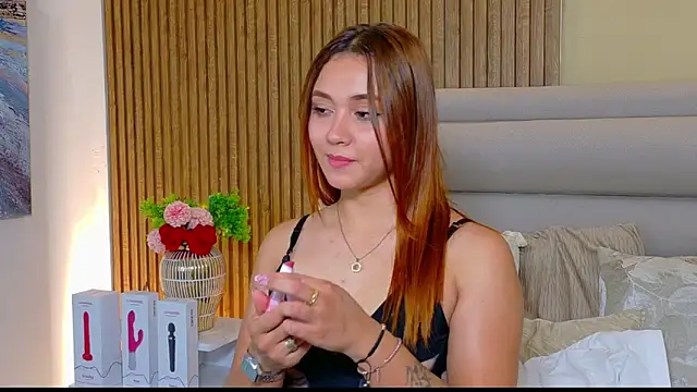 Snapshot of LondraBlush chatting on 05.11.26 LondraBlush online show from 05.11.26