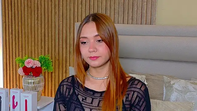 Snapshot of LondraBlush chatting on 05.15.26 LondraBlush online show from 05.15.26