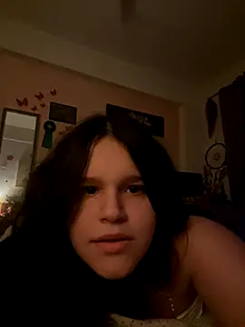 Snapshot of AngelSin04 chatting on 11.17.25 AngelSin04 online show from 11.17.25