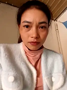 Snapshot of _Su-Su_ chatting on 11.19.25 Su-Su online show from 11.19.25