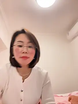 xiaoling2358 online show from 12.04.25