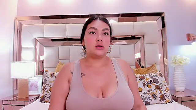 emma stoonne online show from 11.19.25