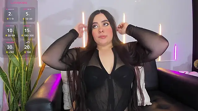 Monserrat J online show from 11.20.25