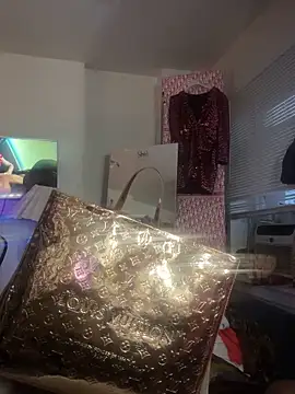 Snapshot of Motherbigbus chatting on 03.10.26 Motherbigbus online show from 03.10.26