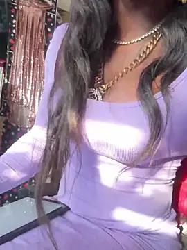 Snapshot of Motherbigbus chatting on 03.11.26 Motherbigbus online show from 03.11.26