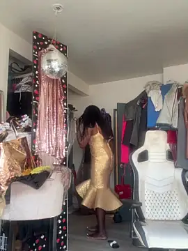 Snapshot of Motherbigbus chatting on 03.12.26 Motherbigbus online show from 03.12.26