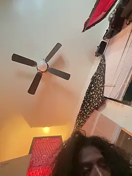 Snapshot of Motherbigbus chatting on 03.20.26 Motherbigbus online show from 03.20.26