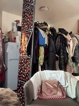 Snapshot of Motherbigbus chatting on 03.20.26 Motherbigbus online show from 03.20.26