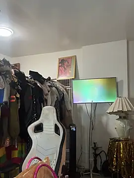 Snapshot of Motherbigbus chatting on 03.21.26 Motherbigbus online show from 03.21.26