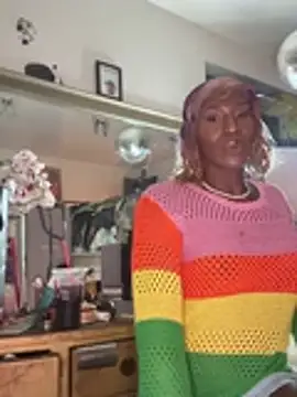 Snapshot of Motherbigbus chatting on 04.12.26 Motherbigbus online show from 04.12.26