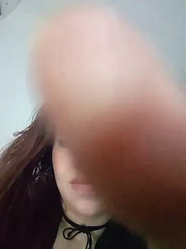 Snapshot of emy_ross_ chatting on 11.30.25 emy ross online show from 11.30.25