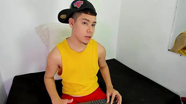 Lucastorrez01 online show from 03.06.26