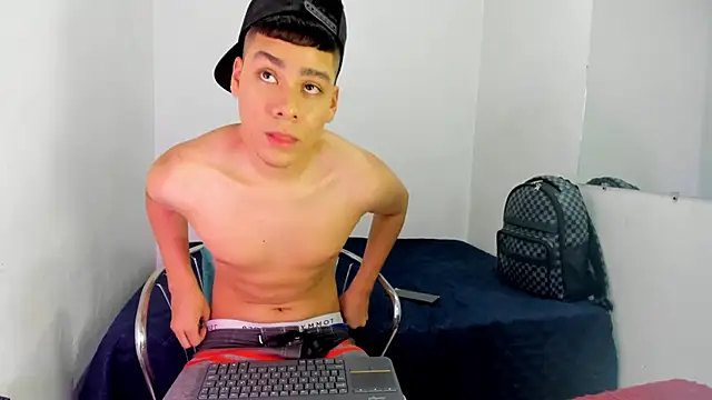 Lucastorrez01 online show from 07.01.26