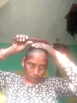 Snapshot of Xx_savita chatting on 11.23.25 Xx savita online show from 11.23.25