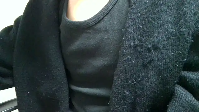 Snapshot of minhyuck001 chatting on 11.17.25 minhyuck001 online show from 11.17.25