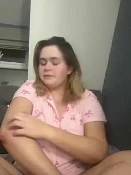 Snapshot of Blonde_Bunny chatting on 02.01.26 Blonde Bunny online show from 02.01.26