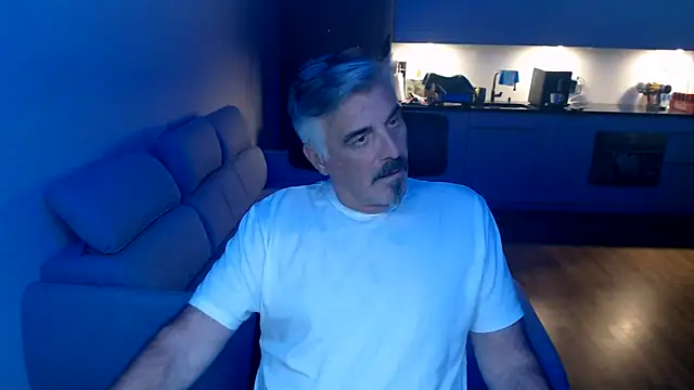 Buidapest online show from 02.01.26