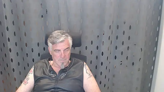 Snapshot of Buidapest chatting on 07.18.26 Buidapest online show from 07.18.26