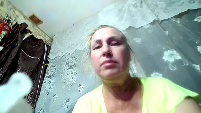 Kissingyouu online show from 11.18.25