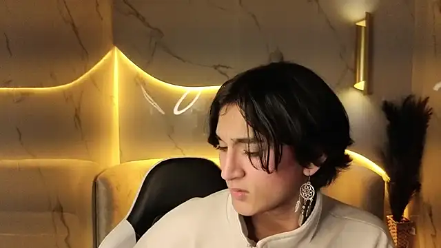 Snapshot of zoe_tp chatting on 11.25.25 zoe tp online show from 11.25.25