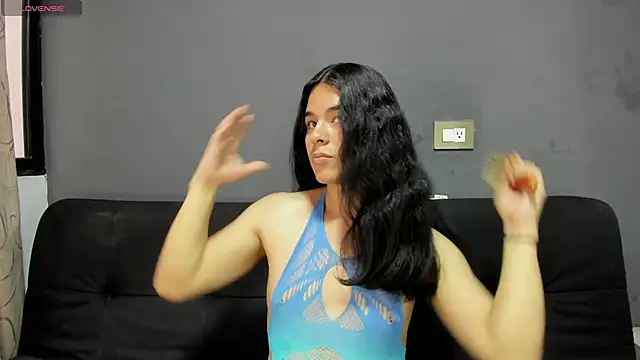 Snapshot of Angel-umbra chatting on 11.24.25 Angel-umbra online show from 11.24.25