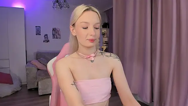 Tiffany Paw online show from 03.13.26