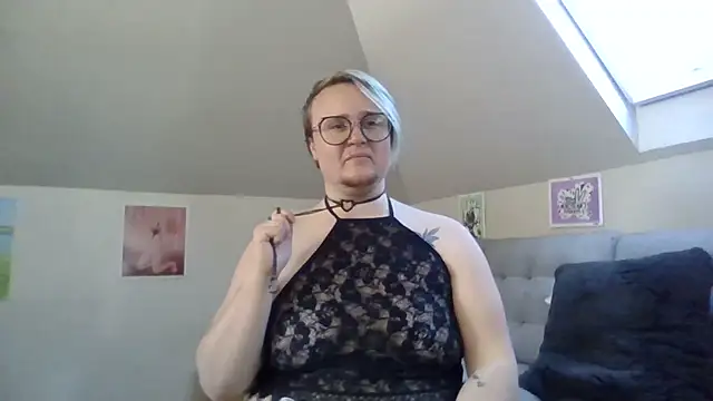 queerlyjaz online show from 12.13.25